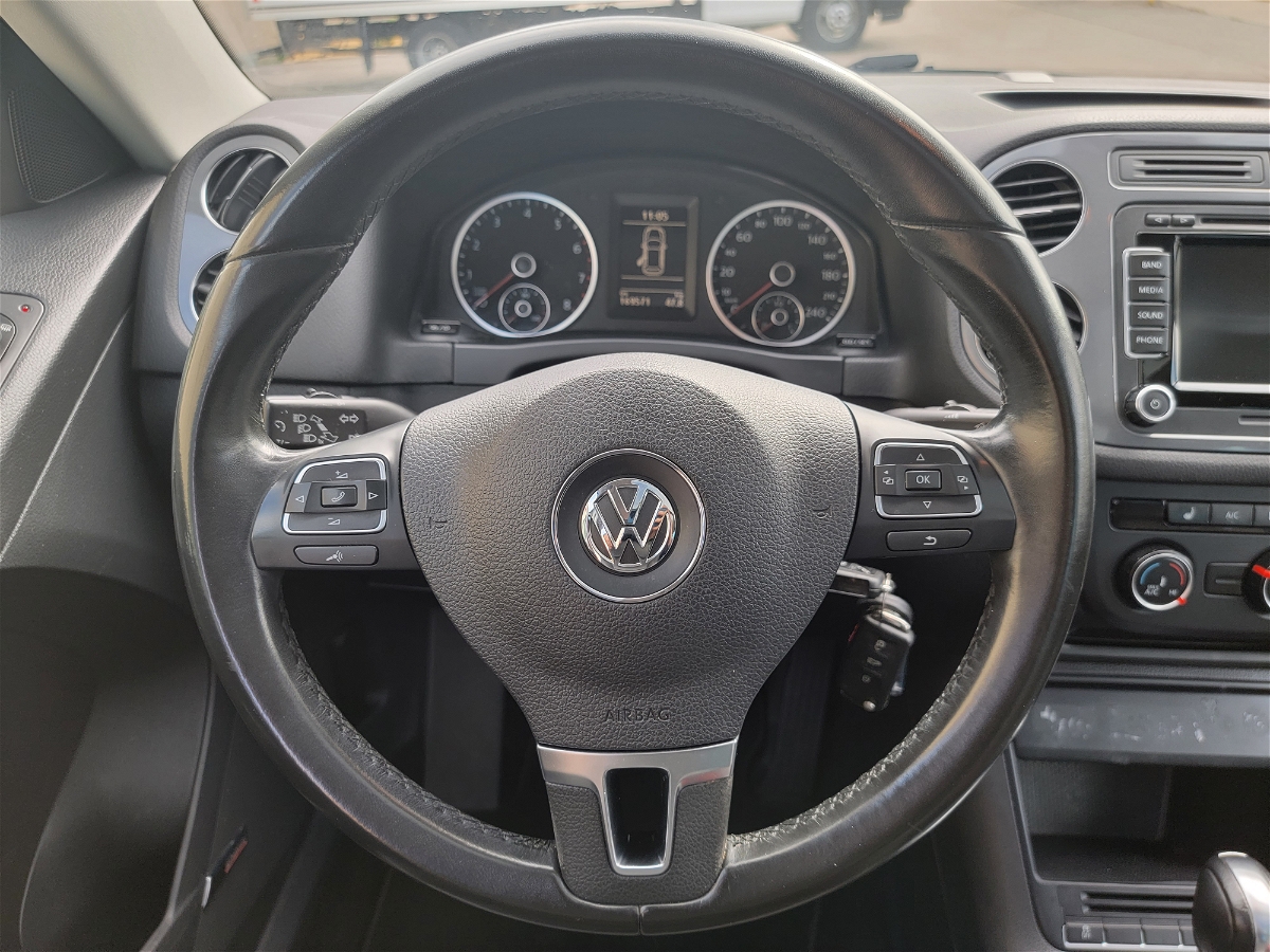 2014 - Volkswagen - Tiguan - WVGJV3AX6EW585279