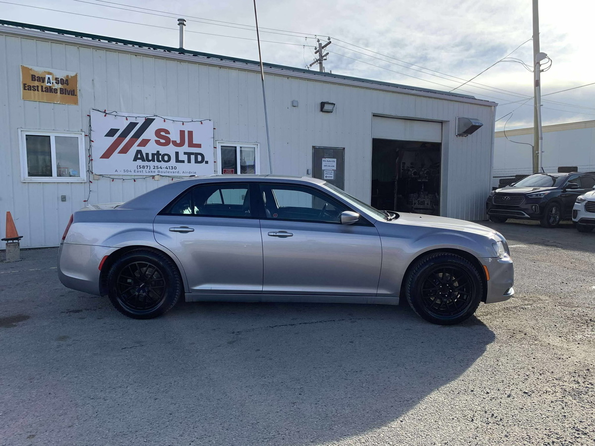 2016 Chrysler 300