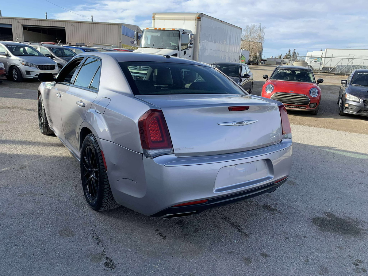 2016 Chrysler 300
