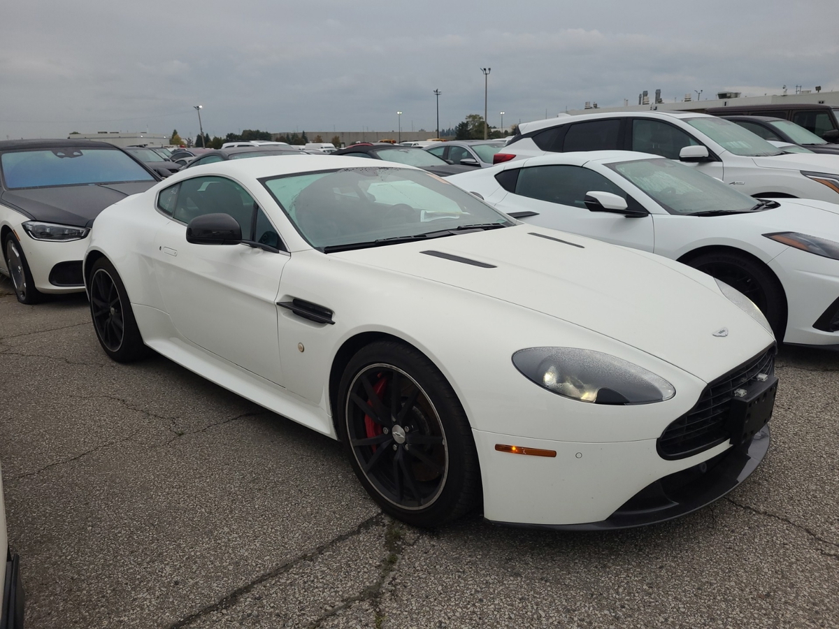 2014 Aston Martin V8 