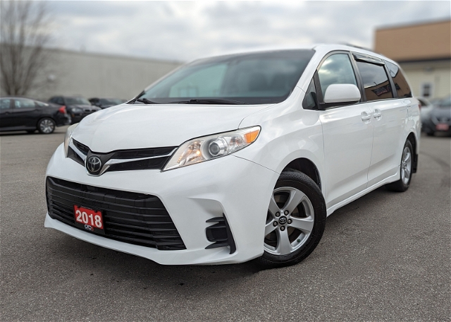 2018 Toyota Sienna LE 7-Passenger FWD with Auto-Access Seat