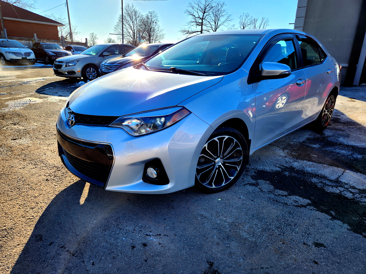 ﻿2014﻿ ﻿Toyota﻿ ﻿Corolla S﻿ ﻿Premium**LOW KMS*﻿ - Wayne's Auto World