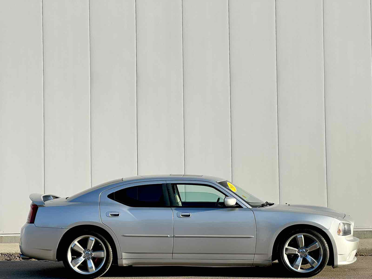 ﻿2007﻿ ﻿dodge﻿ ﻿charger﻿ ﻿srt8﻿ ﻿rear Wheel Drive﻿ 3j Motors77u