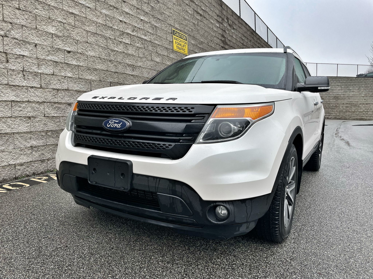 2015 Ford Explorer XLT - Transparent Motor Cars