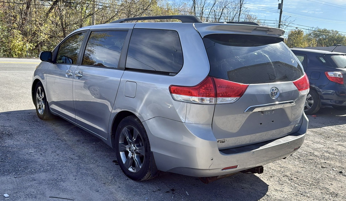 2011 Toyota Sienna