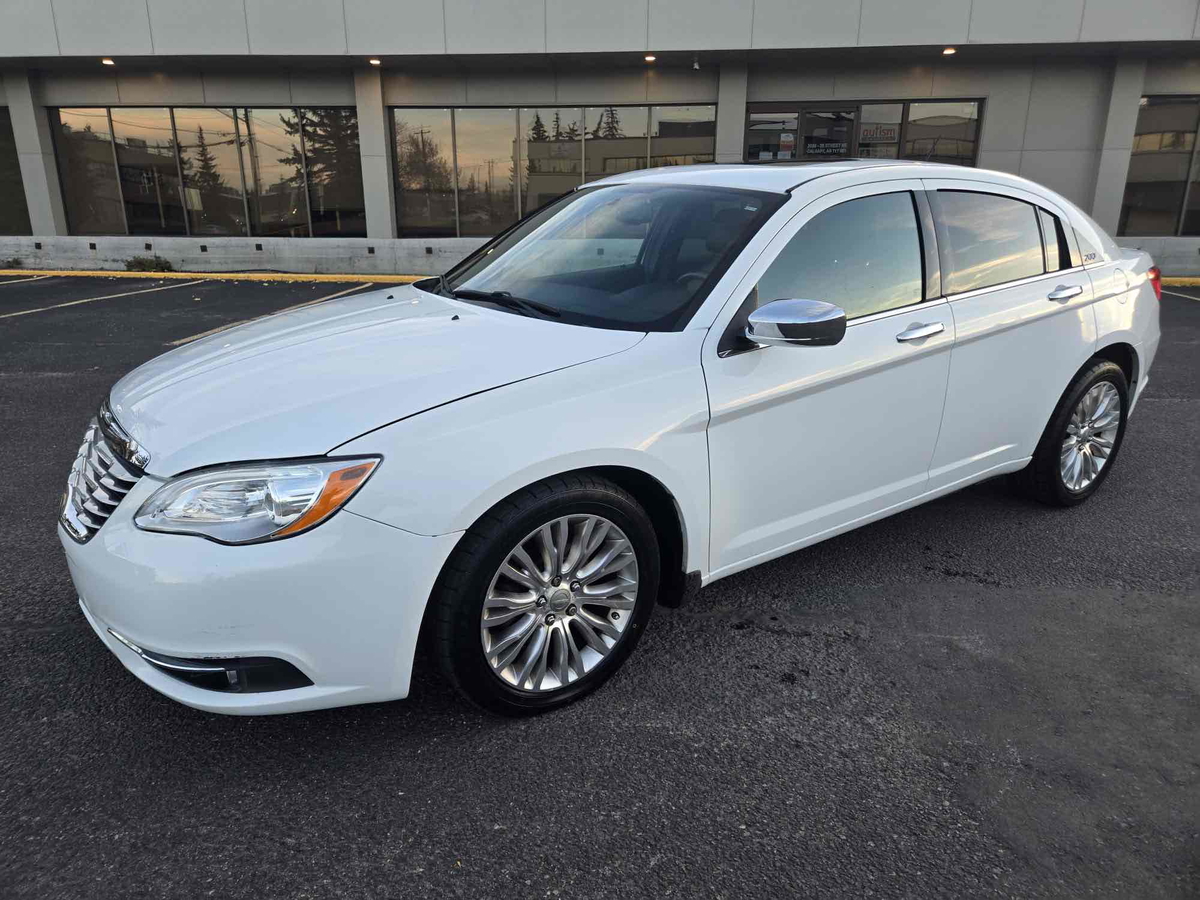 2013 Chrysler 200