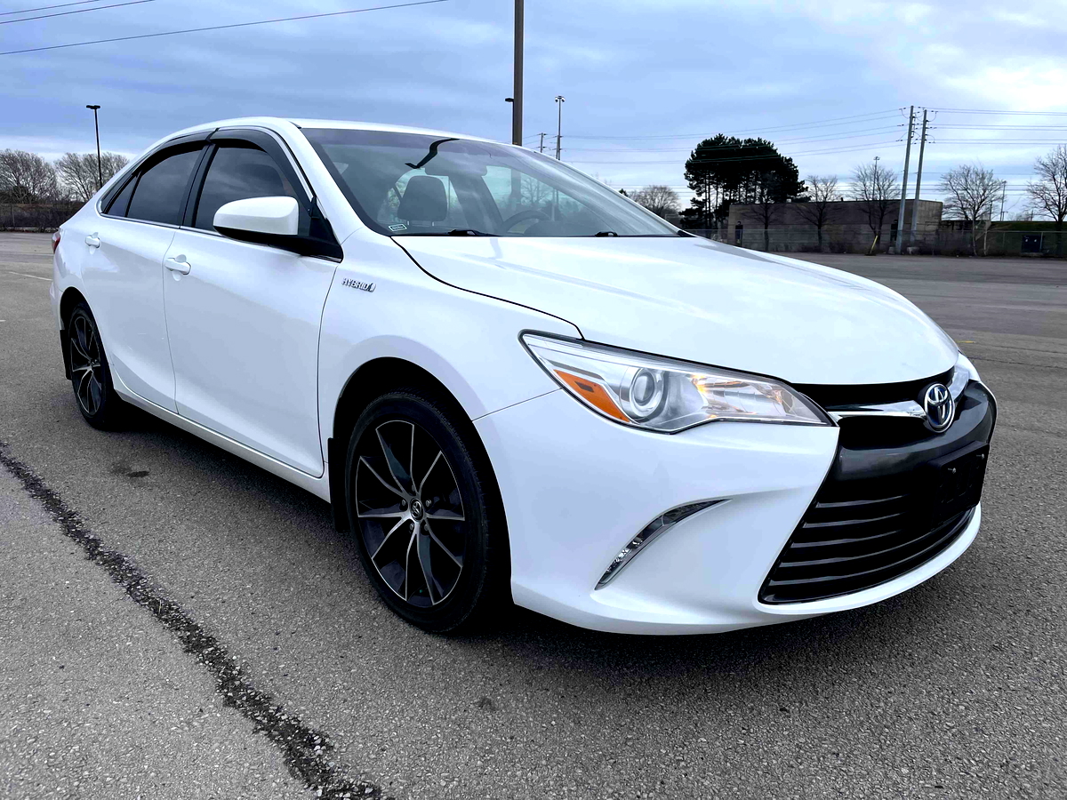 2017﻿ ﻿Toyota﻿ ﻿Camry Hybrid﻿ ﻿LE﻿ - Olympia Motors