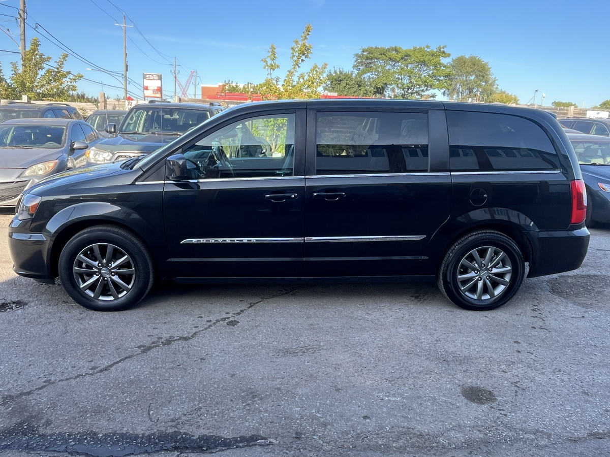 2015 Chrysler Town & Country