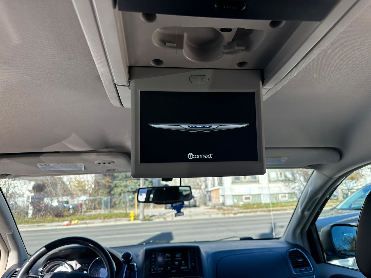 ﻿2015﻿ ﻿Chrysler﻿ ﻿Town & Country﻿ ﻿Limited Platinum﻿ Seven Seas Motors